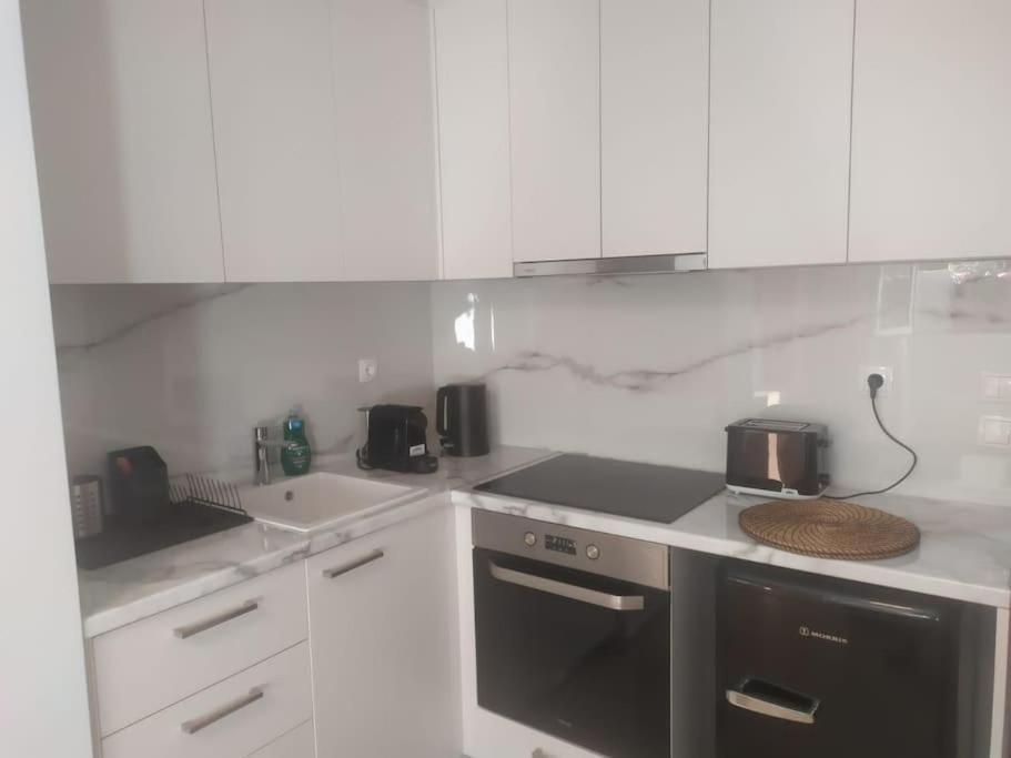 Studio Apartment With All Amenities In Kolonaki Aten Exteriör bild