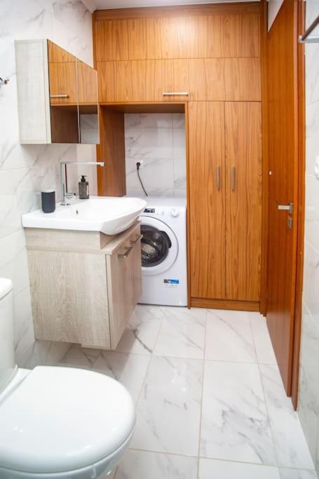 Studio Apartment With All Amenities In Kolonaki Aten Exteriör bild